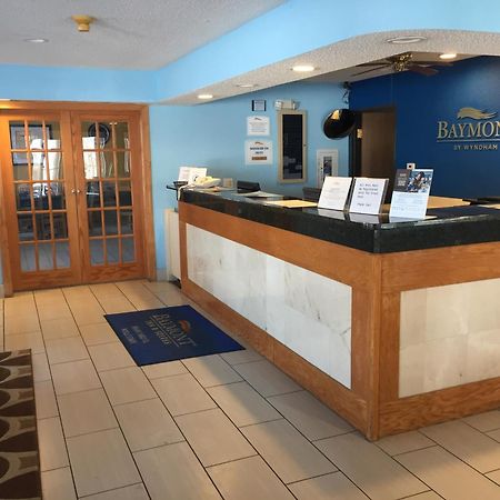 Baymont By Wyndham Harvard Exterior photo
